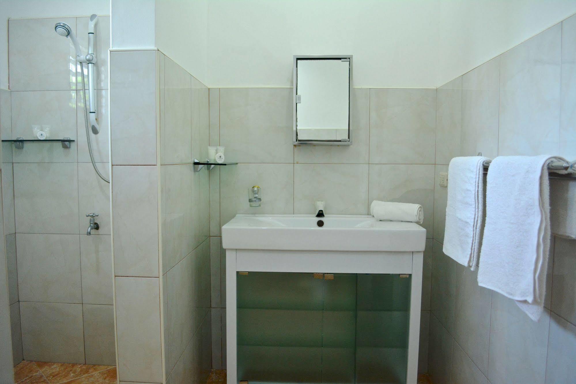 Olivia Resort Serviced Apartments And Bungalows パングラオ エクステリア 写真
